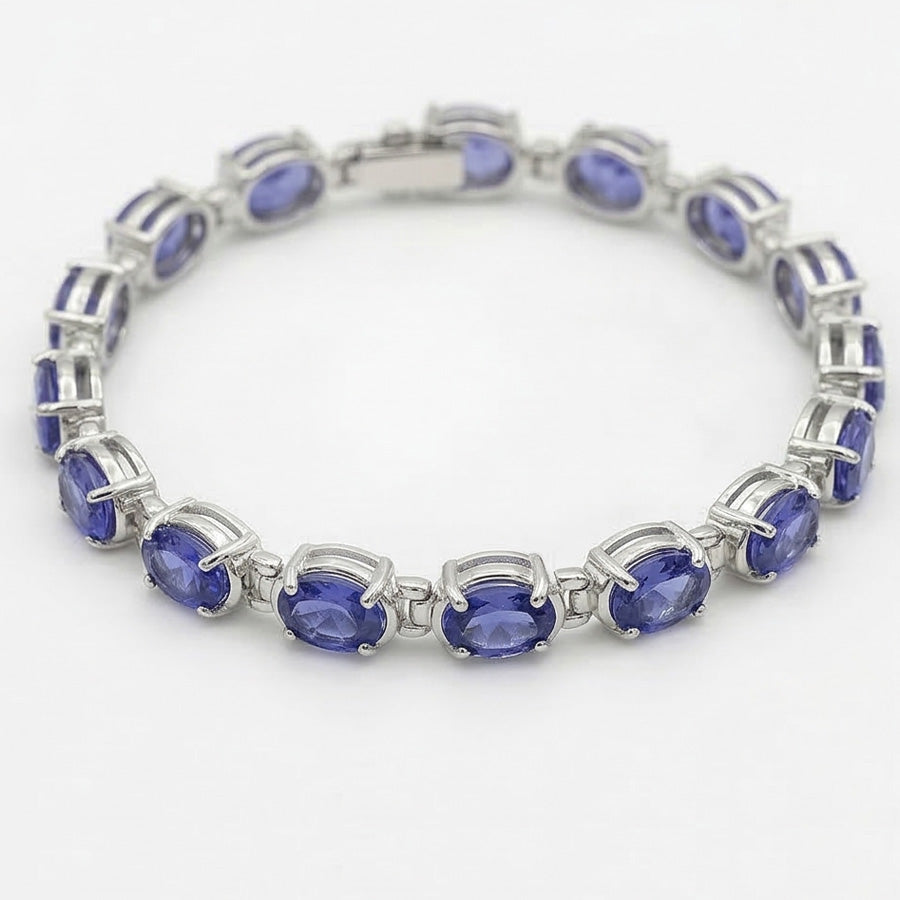 echter oval diamant 18Karat armband auf Weiß