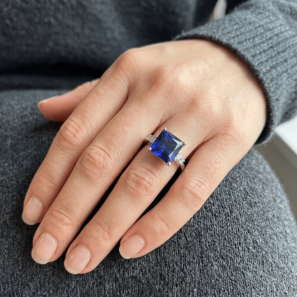 Blauer Saphir-Jubiläumsring Princess Cut Five Stone 5,50 Karat