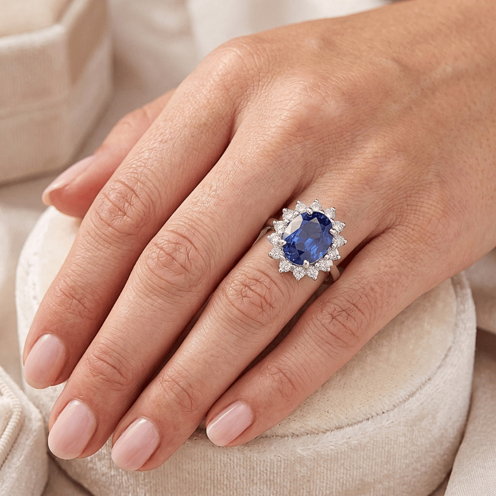 Ceylon Blauer Saphir Ring 4,70 Karat Aus der Erde Abgebauter Natürlicher Diamantschmuck