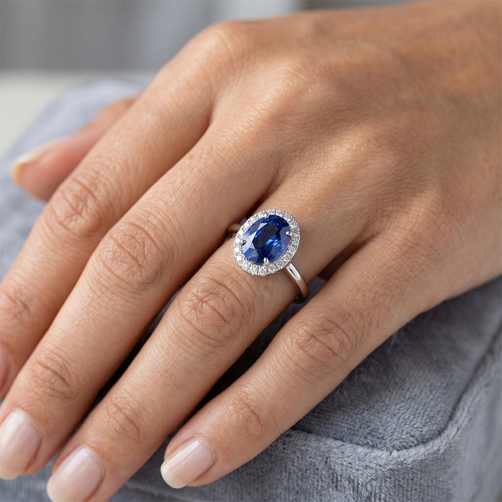 Ceylon Saphir Oval mit Aus der Erde Abgebauter Natürlicher Diamanten Ring 3 Karat Weißgold 14K