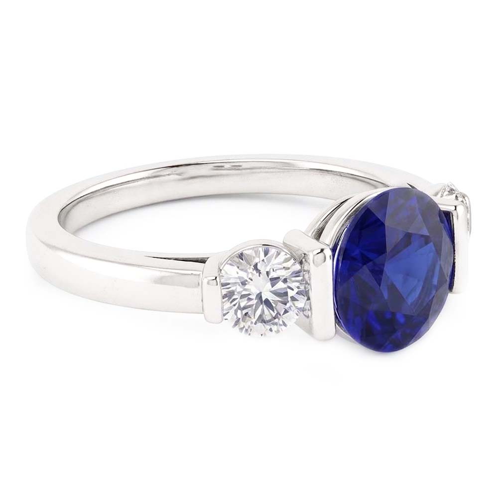 Ceylon-Saphir-Ring mit Aus der Erde Abgebauter Natürlicher Diamanten