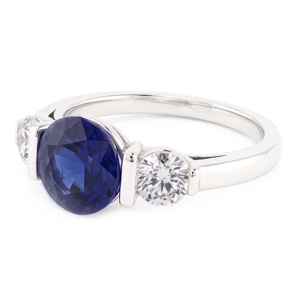 Ceylon-Saphir-Ring mit Aus der Erde Abgebauter Natürlicher Diamanten