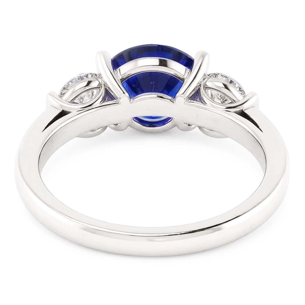 Ceylon-Saphir-Ring mit Aus der Erde Abgebauter Natürlicher Diamanten