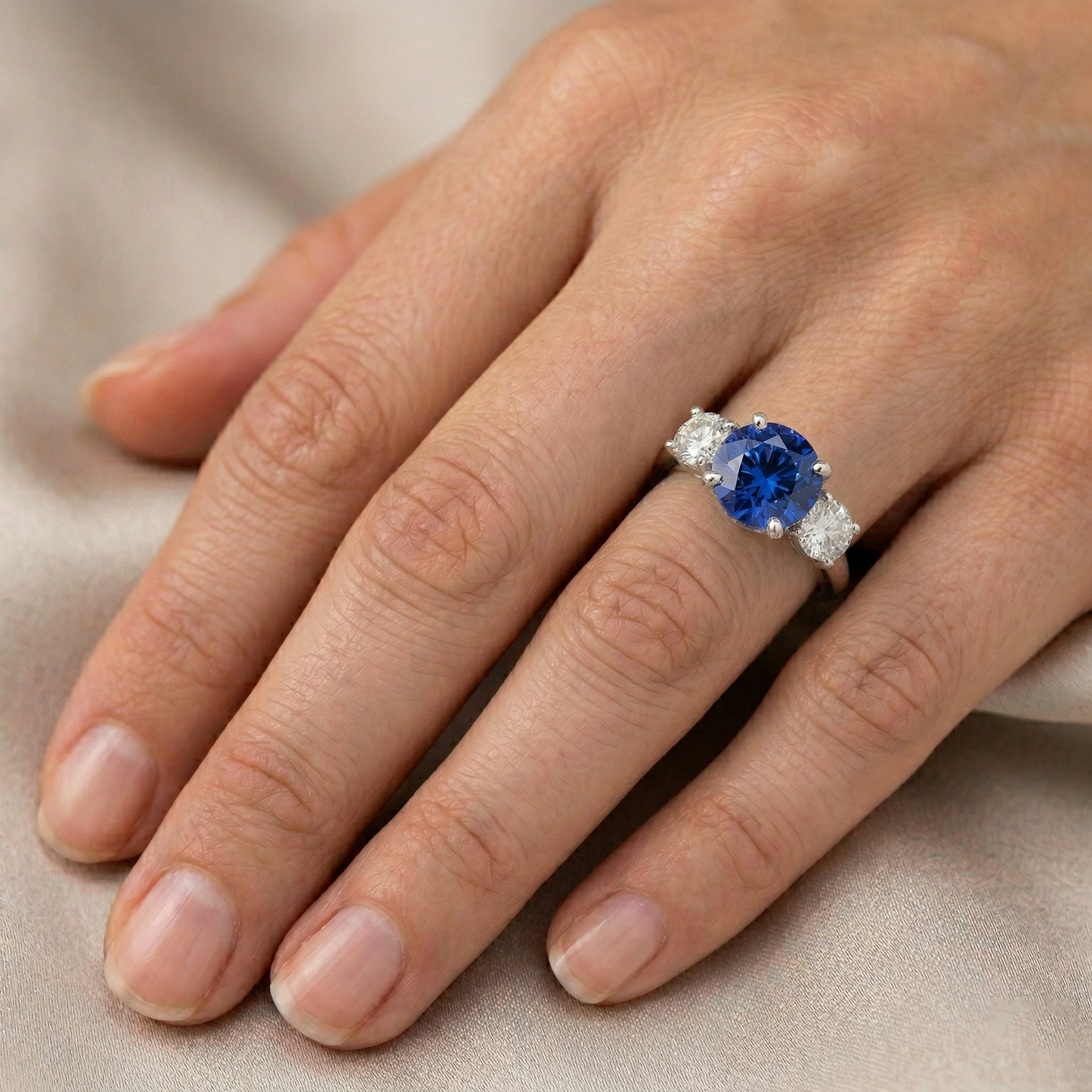Ceylon Blue Sapphire Aus der Erde Abgebauter Natürlicher Diamant 3 Stone Ring Weißgold 14K 3.5 Karat