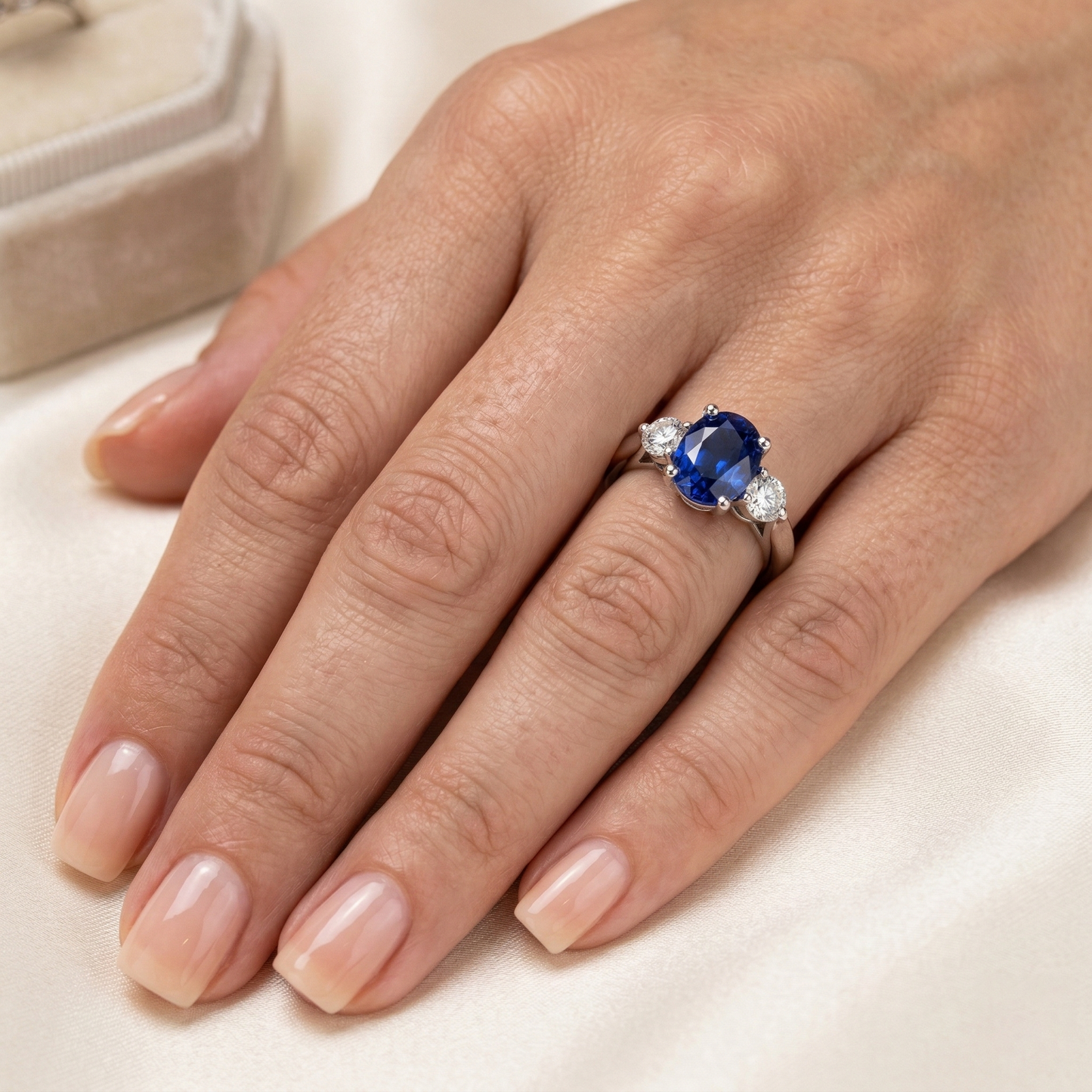Ceylon Saphir mit Aus der Erde Abgebauter Natürlicher Diamanten 3 Karat Ring Weißgold