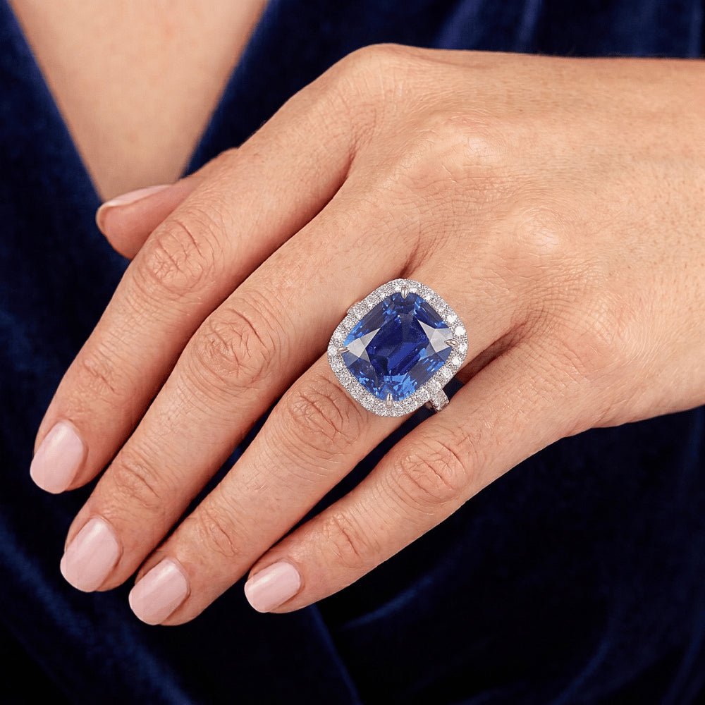 Damen Halo Aus der Erde Abgebauter Natürlicher Diamant Ringkissen Blauer Saphir Verlobung 9,75 Karat