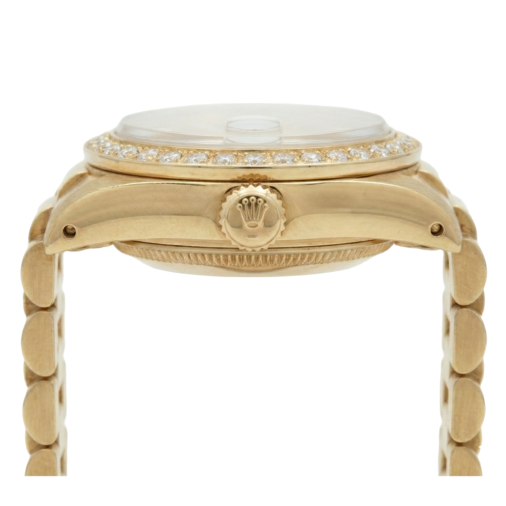 Diamantlünette Rolex Datejust Präsidentenstil Uhr Weißes Stickzifferblatt Gelbgold