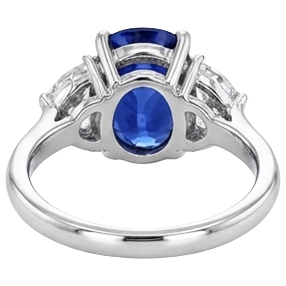 Drei-Stein-Aus der Erde Abgebauter Natürlicher Diamant & blauer Saphir-Verlobungsring 8 Karat Gold 14K