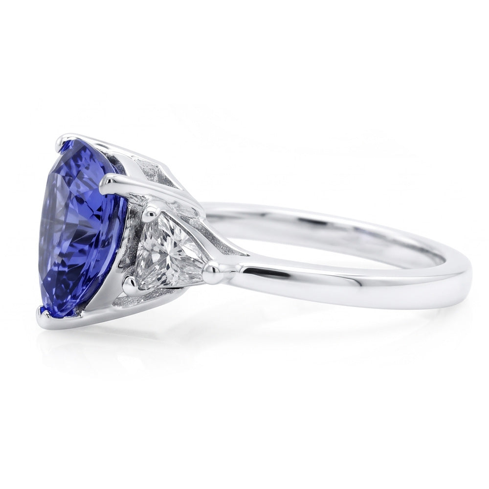 Drei-Steine-Ring Trilliant Cut Blauer Aus der Erde Abgebauter Natürlicher Diamant Edelstein 6.5 Karat WG 14K