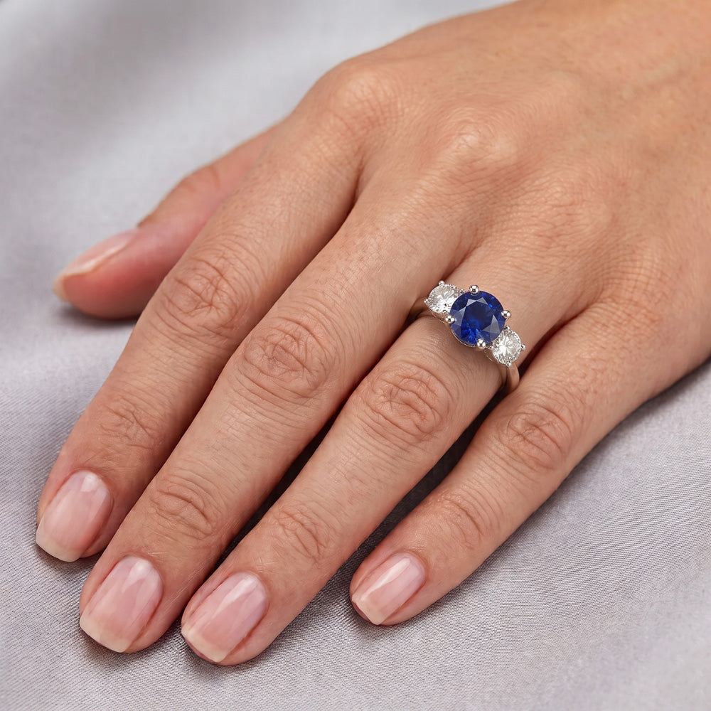 Drei Steine runder blauer Saphirring & runde Natürlicher Diamant ( nicht im Labor gezüchtet )en 2,50 Karat