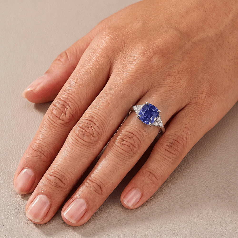 Edelstein Schmuck Kissen Saphir Ring 2,50 Karat kleiner runder Natürlicher Diamant ( nicht im Labor gezüchtet )