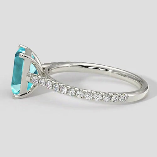 Eleganter Paraiba-Ring im Smaragdschliff