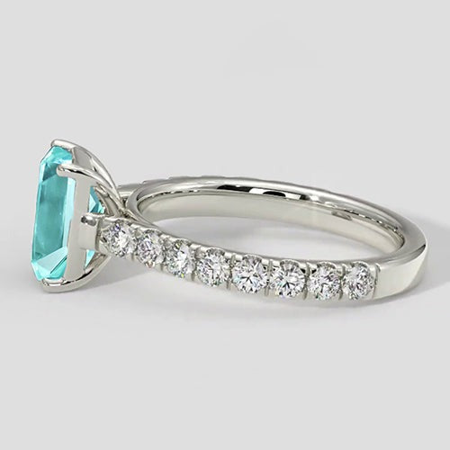 Eleganter bläulicher Paraiba-Diamantring