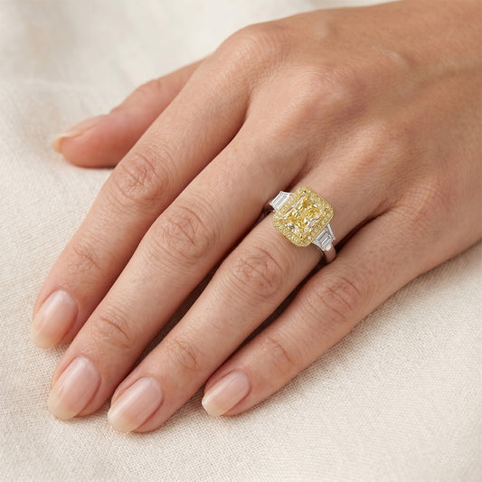 Fancy Gelber Diamant VVS Ring 2 Karat in 14 Karat Zweifarbig Gold