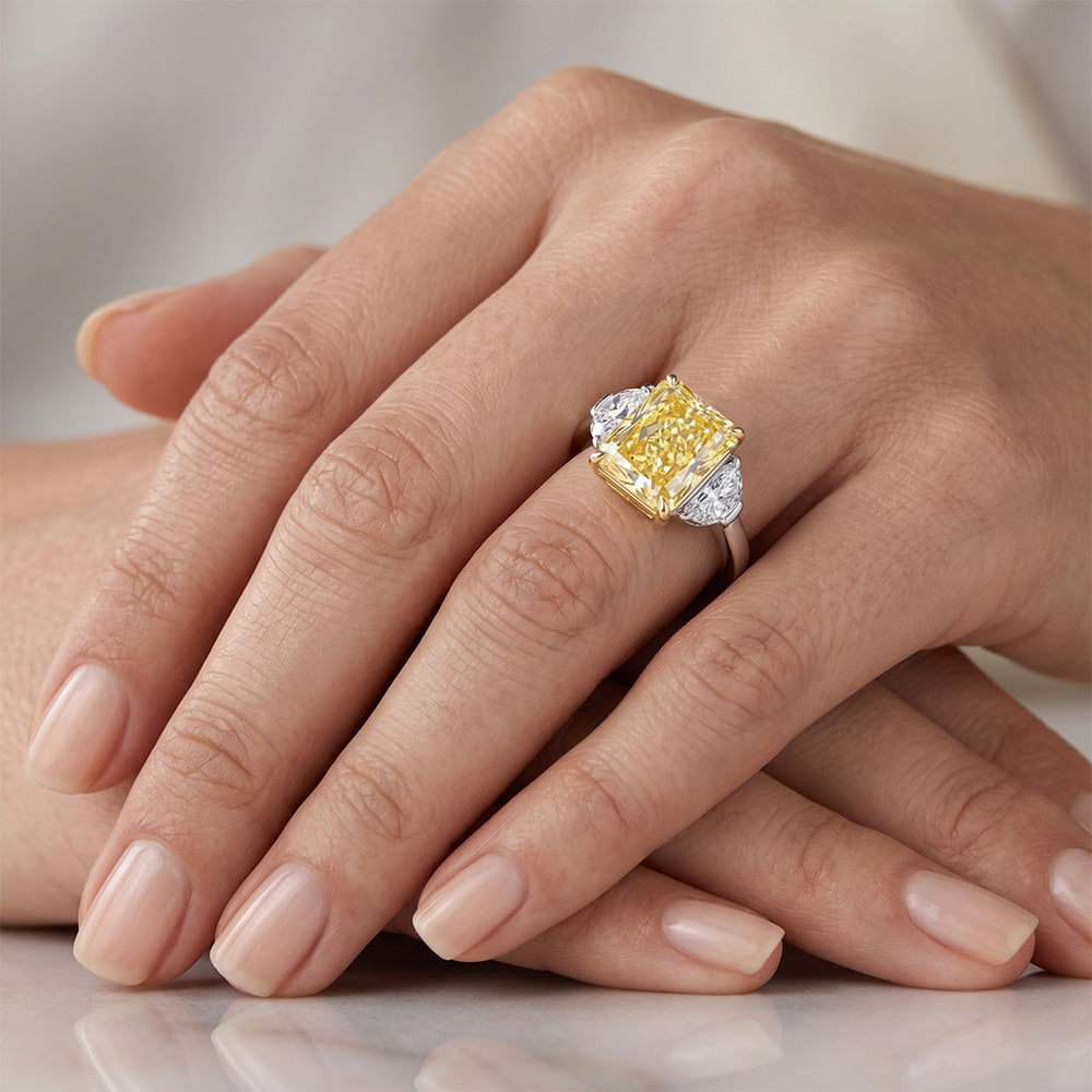 Feiner VVS Reinheit Kanariengelber Diamant Drei-Stein-Ring – 3
