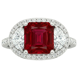 Funkelnder 3 Karat Prinzessin Red Ruby Three Stone Style Ring WG 14K