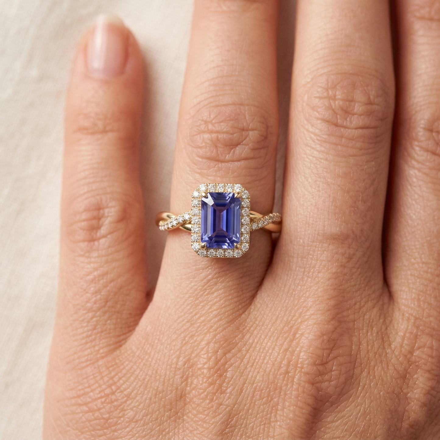 echter round diamant 3Karat ring auf Weiß