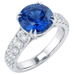 Großer runder Aus der Erde Abgebauter Natürlicher Diamantring echter blauer Saphir 6 Karat Krappenset Gold