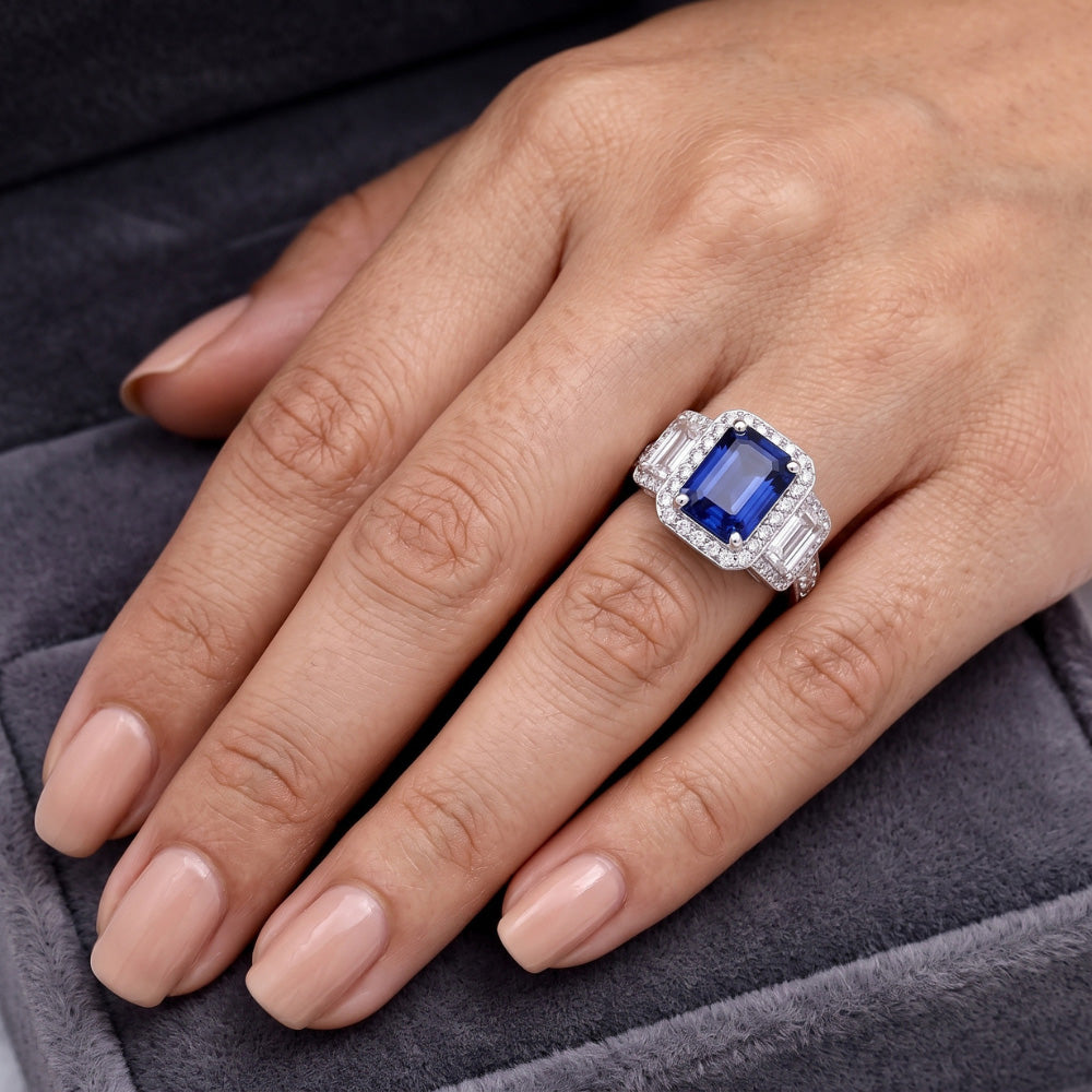 Halo Diamonds Verlobungsring mit Saphir