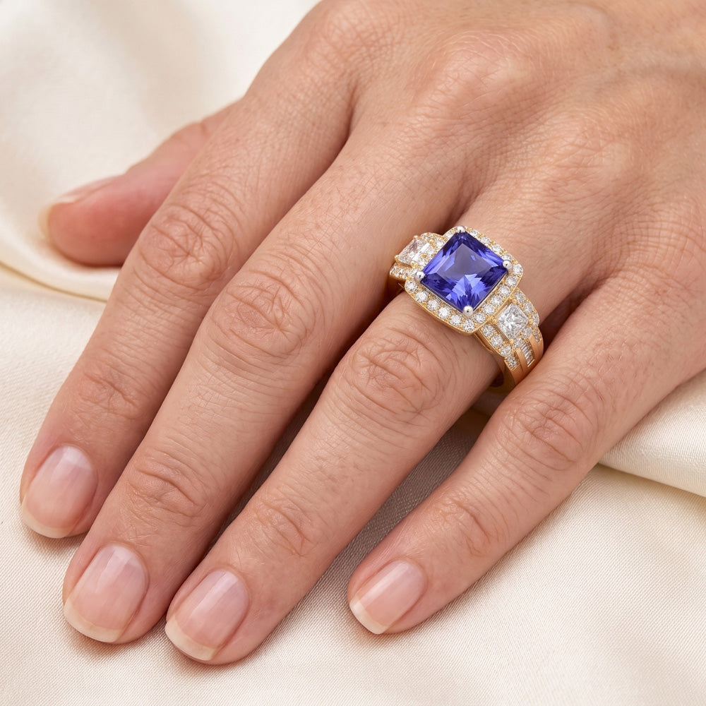 Halo Edelstein Ring Strahlender Saphir 5 Karat 14K Gold Aus der Erde Abgebauter Natürlicher Diamanten