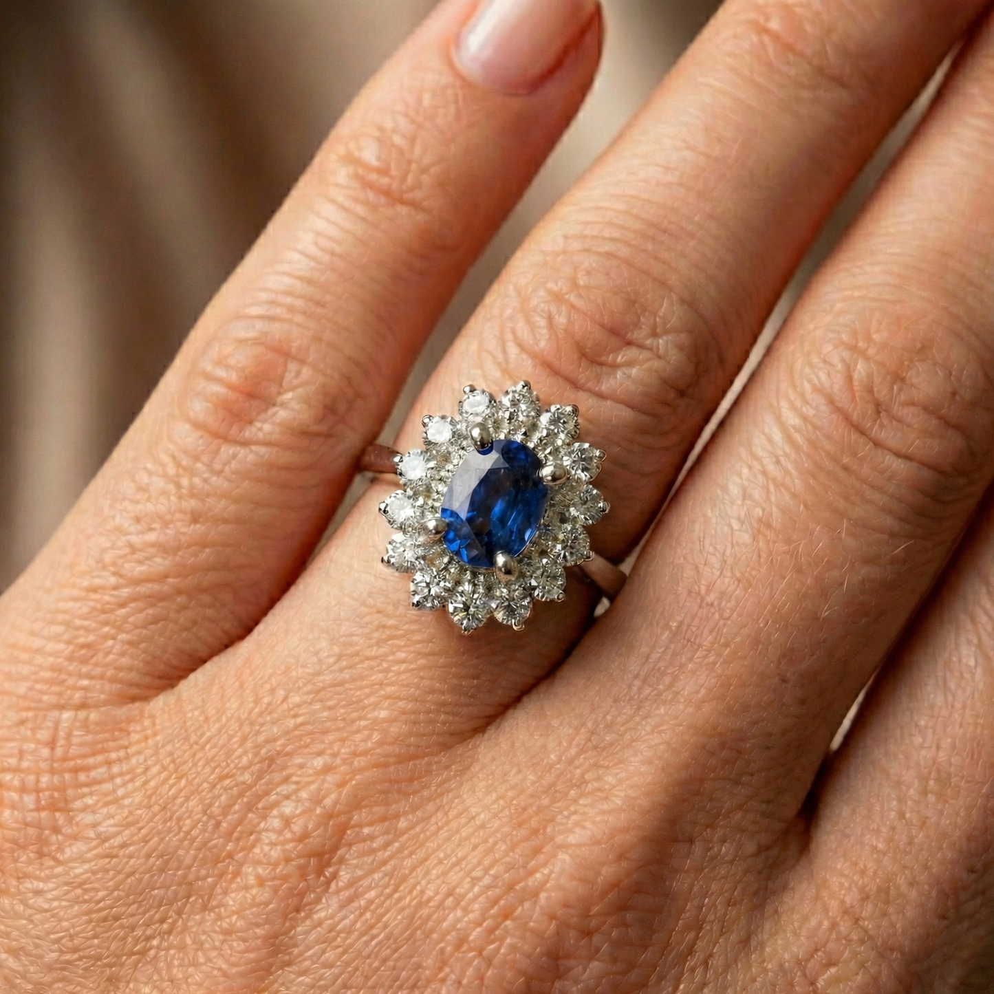 Halo Saphir Ring