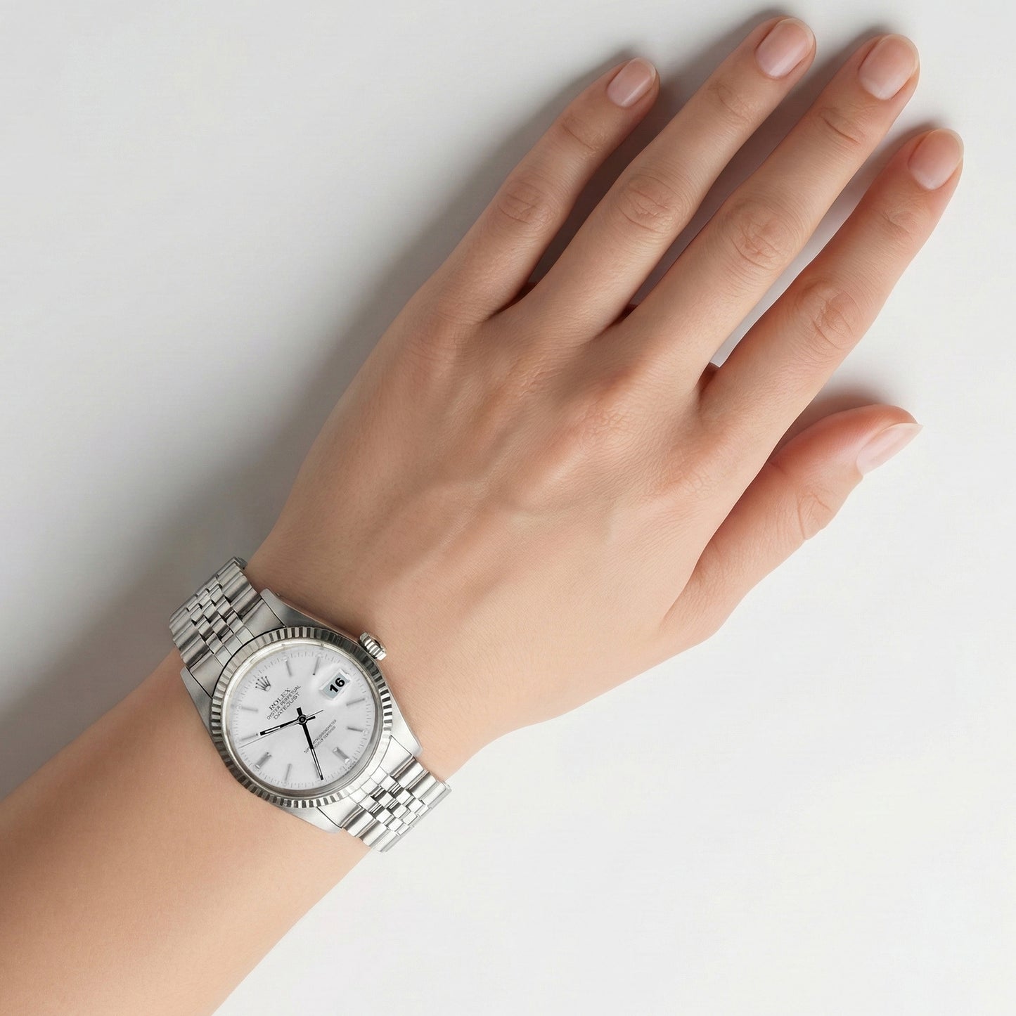 Herren Rolex Datejust Uhr, silbernes Zifferblatt, geriffelte Lünette, Edelstahl-Armband