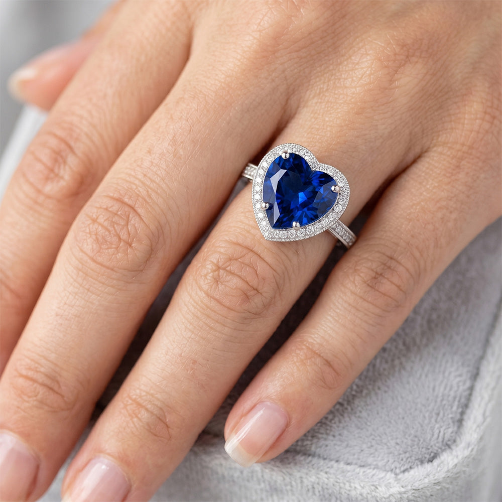 Herzförmiger Sri Lanka Blauer Saphir & Aus der Erde Abgebauter Natürlicher Diamantring 7,76 Karat WG 14K