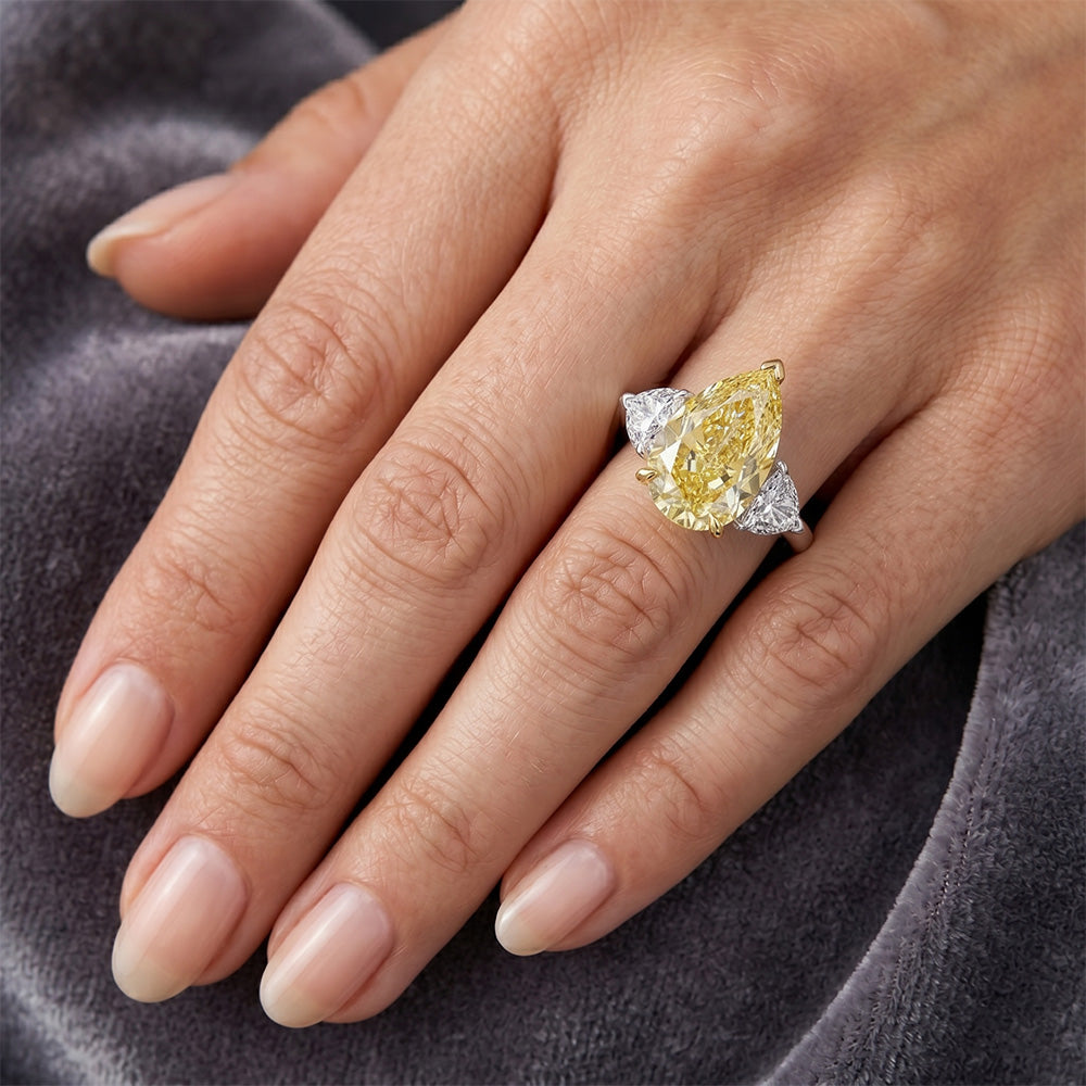 Kanariengelber Diamant VVS Trilogie-Ring 5 Karat in Zweifarbiges