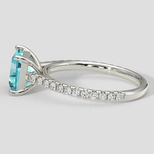 Kissenförmiger Paraiba-Ring mit Diamantpavé