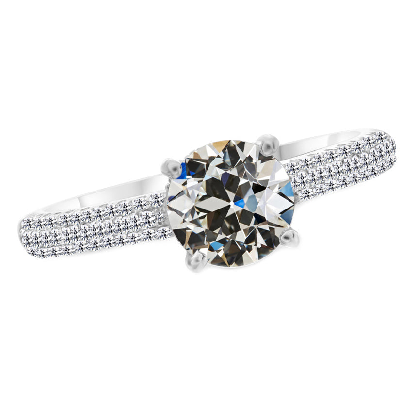 Antik-Kissen-Schliff Brillant Ring in 14 Karat Weißgold – Hauptansicht