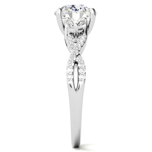 Erdgewonnener Edler Diamant Solitär mit Seitensteinen – Seitenansicht