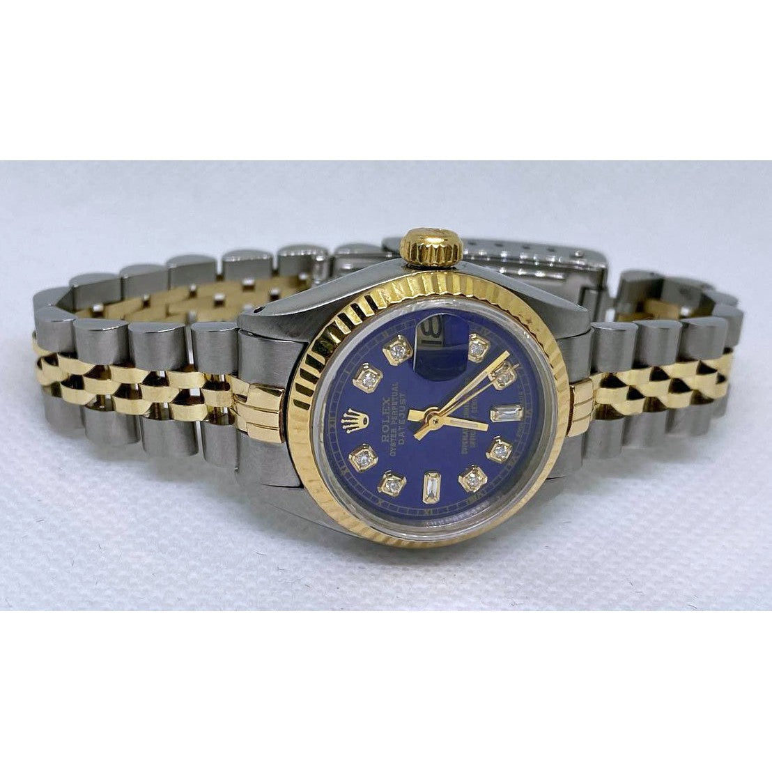 Edler Diamant Rolex in Gold – Schrägansicht