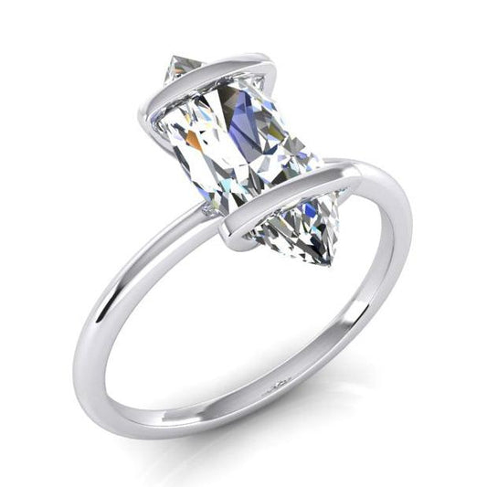 Marquise-Ring mit zwei Krappen in einzigartigem Stil