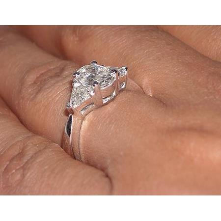 2,75 ct. ring mit drei steinen im ovalschliff & trilliant diamant neu