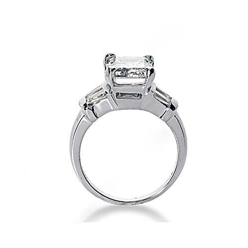 Natürliche Diamant im Smaragdschliff 3 Kt. Ring aus Weißgold mit drei Steinen