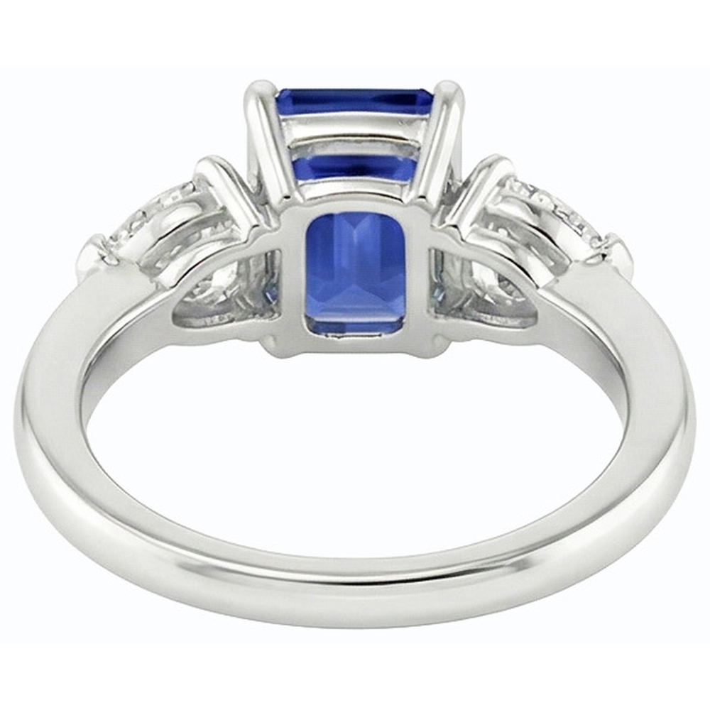 Natürlicher Diamant ( nicht im Labor gezüchtet )-Drei-Steine-Ring in Smaragd Shaped Deep Blue Saphir 2,50 Karat