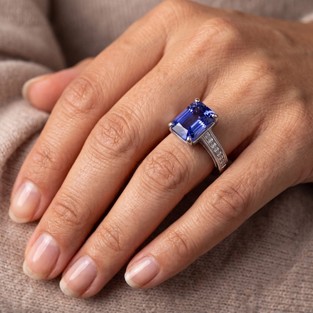 Natürlicher Diamant ( nicht im Labor gezüchtet )-Saphir-Ring mit Akzenten 4 Karat Milgrain-Schaftkanal-Set