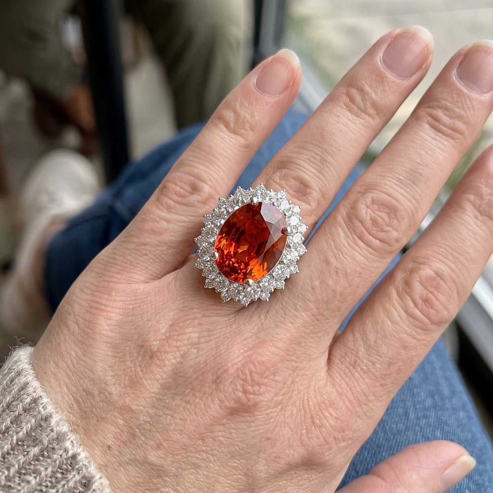 Natürlicher Mandarin-Granat mit Aus der Erde Abgebauter Natürlicher Diamanten 12,25 Ct Ring Weißgold 14K
