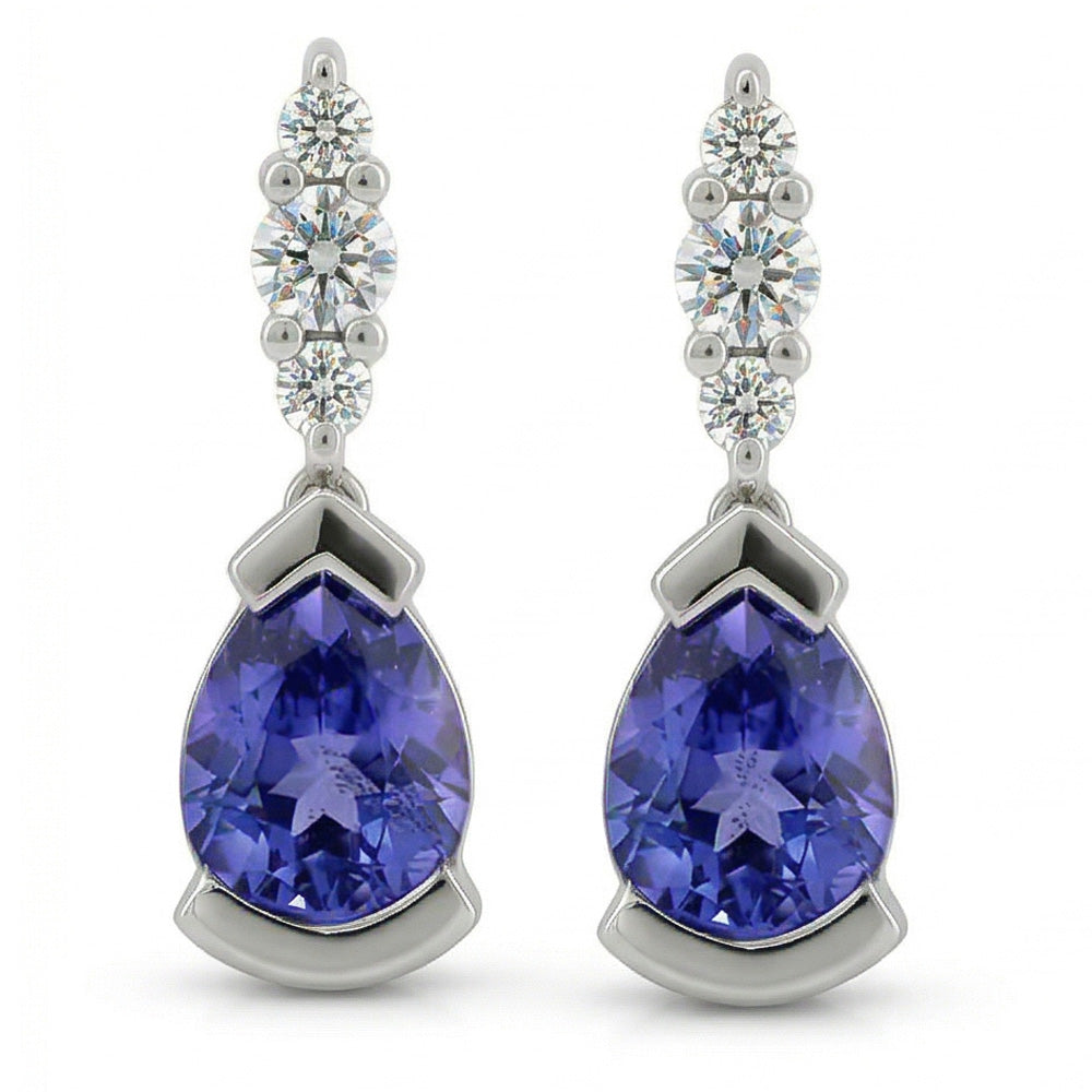 Ohrringe mit 4,60 ct Birne und Ceylon-Saphir im Rundschliff mit Aus der Erde Abgebauter Natürlicher Diamanten