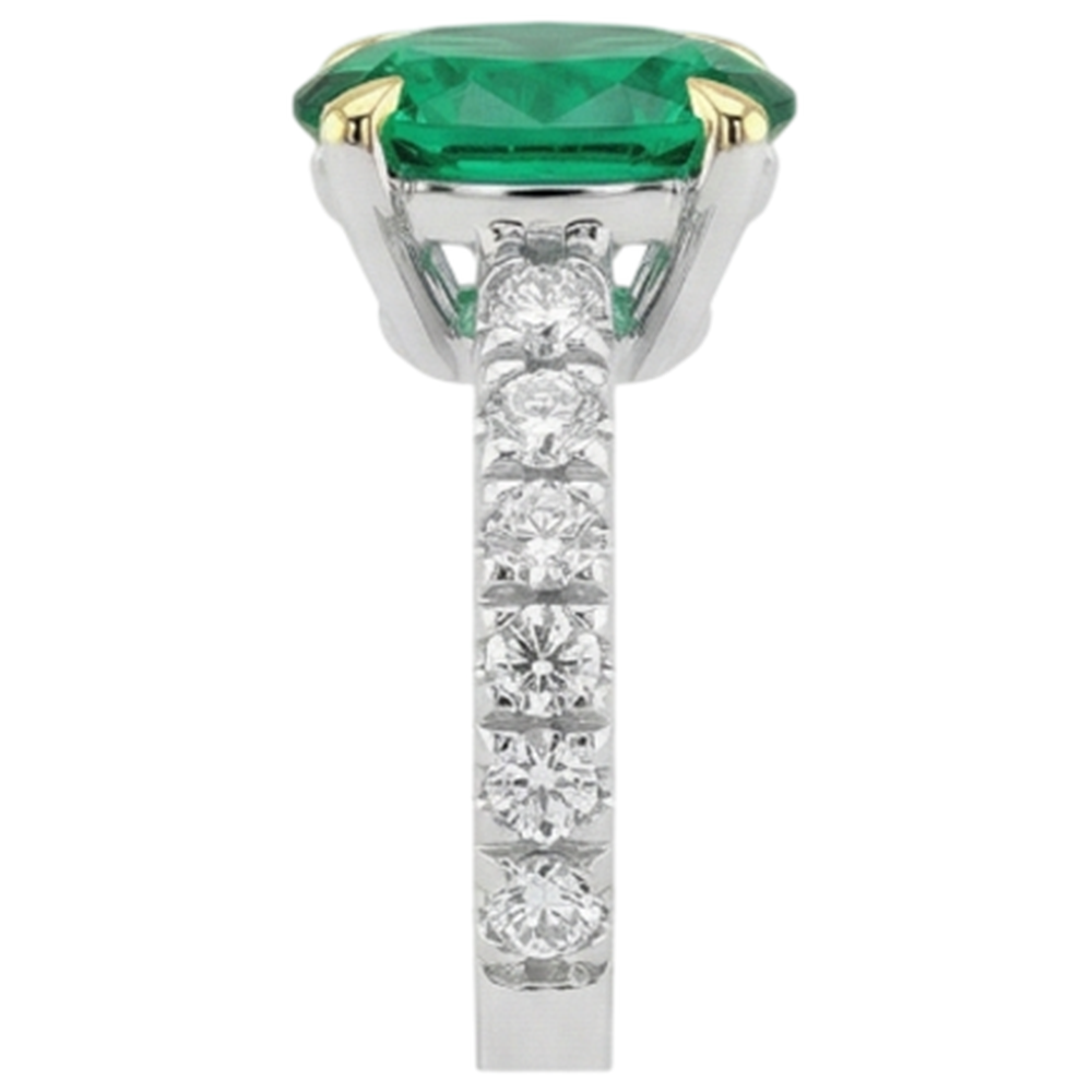 Oval-Schliff Kolumbianischer Smaragd Ring in 14 Karat Zweifarbig Gold – Draufsicht