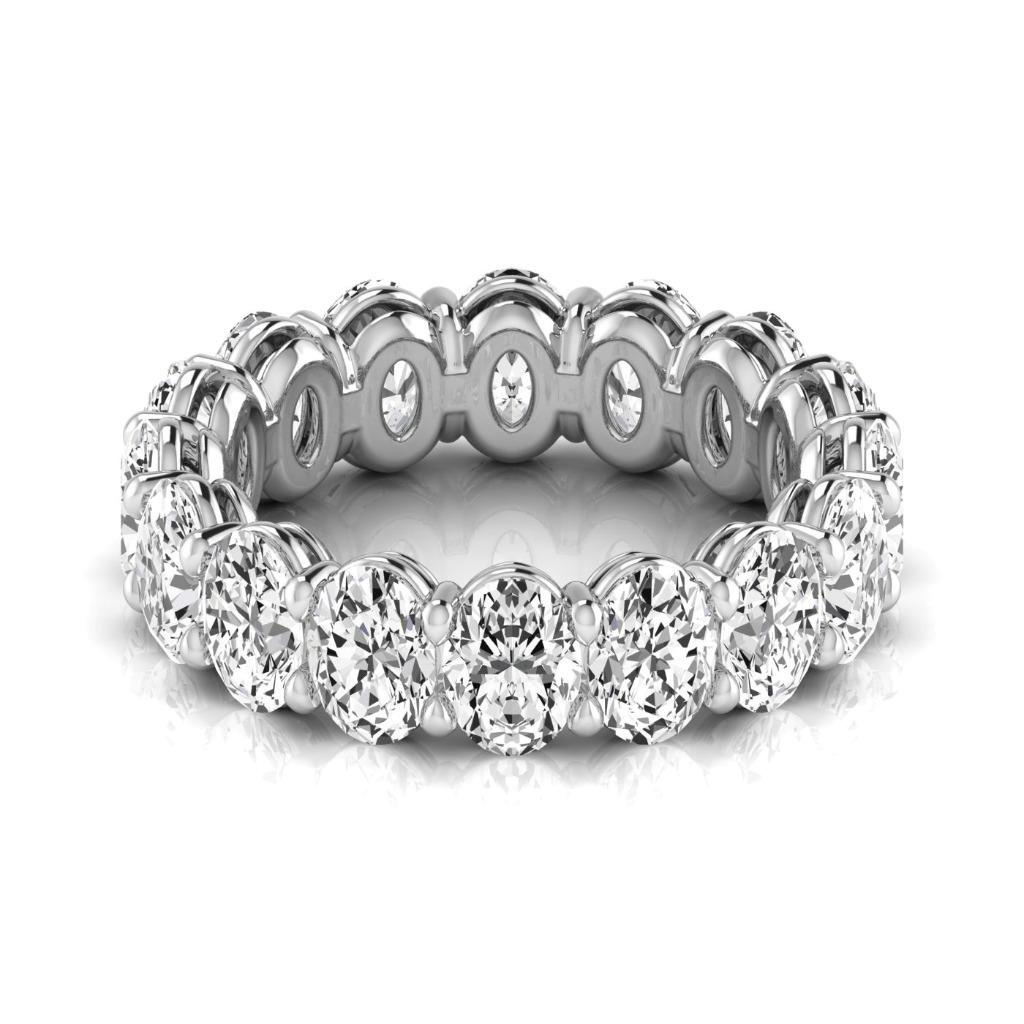 Edler Diamant Oval Eternity Band in 14 Karat Weißgold – Frontansicht