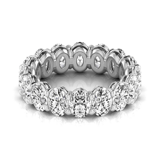 Edler Diamant Oval Eternity Band in 14 Karat Weißgold – Frontansicht