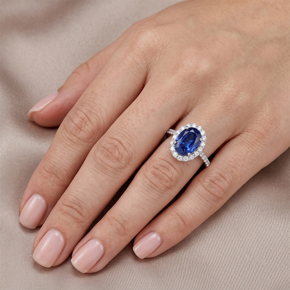 Ovaler Aus der Erde Abgebauter Natürlicher Diamant Halo Ring Blauer Saphir Akzent Weißgold 5,50 Karat