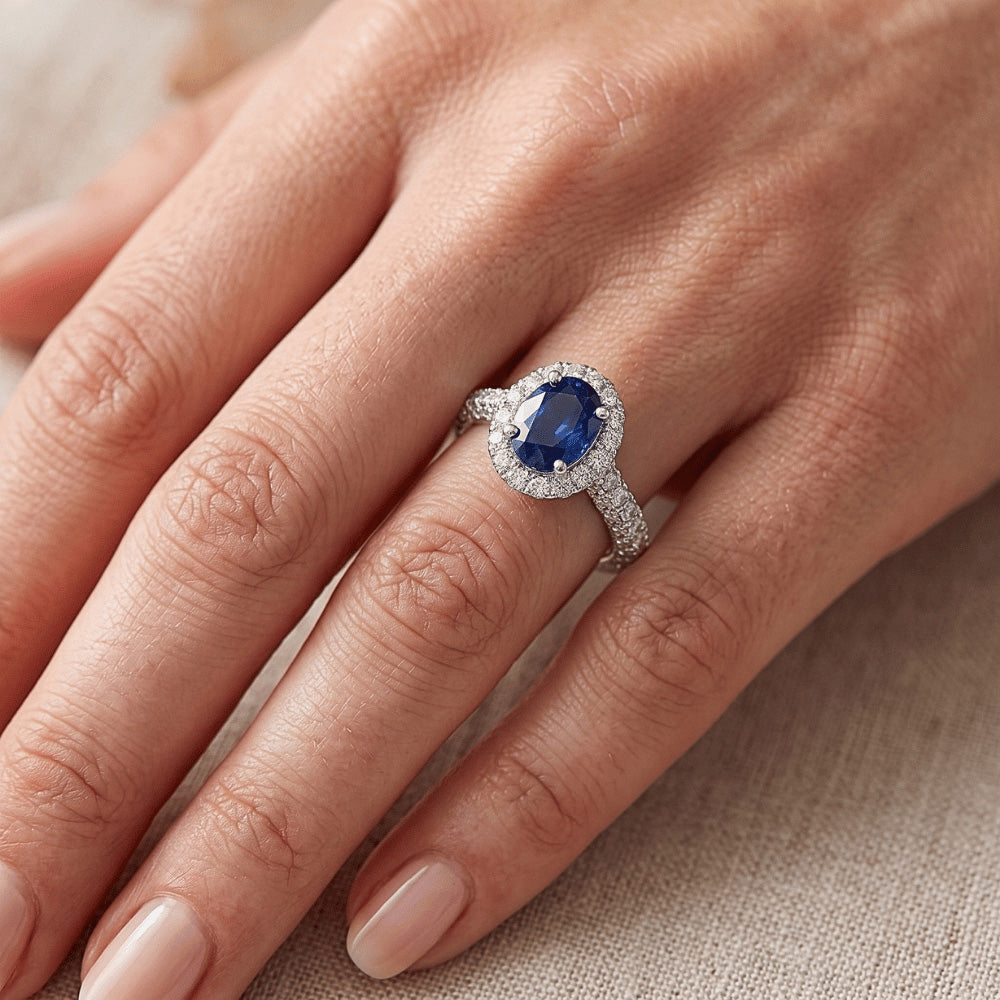 Ovaler Ceylon Saphir Aus der Erde Abgebauter Natürlicher Diamant Ring aus Massivem Gold 14K
