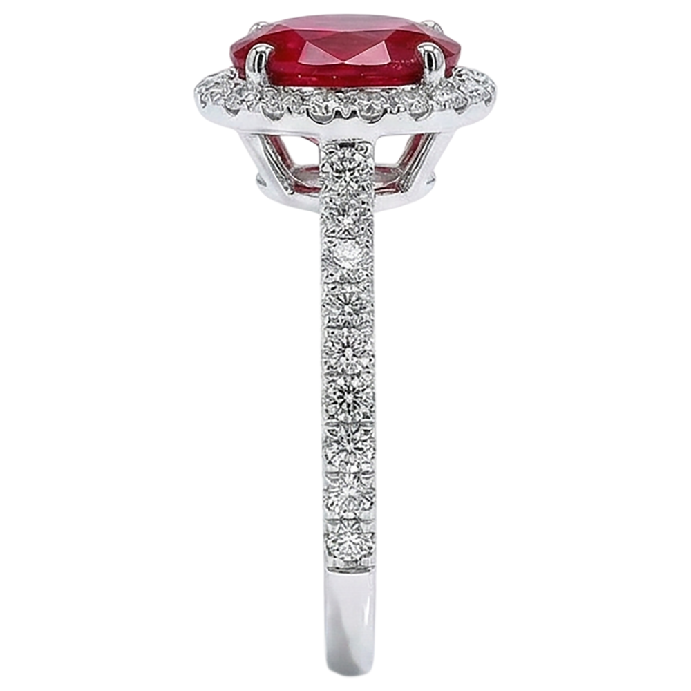 Ovaler Rubin-Aus der Erde Abgebauter Natürlicher Diamant-Ring Lady Halo Jewelry Weißgold 14K 3,70 ct.