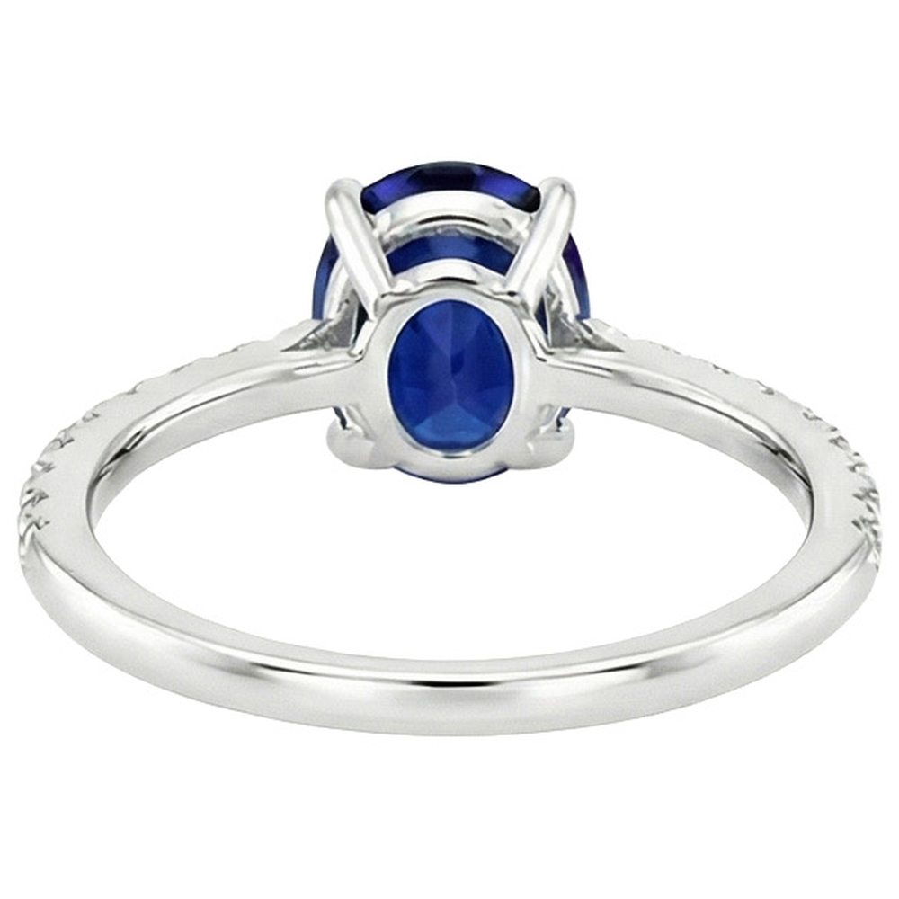 echter oval diamant 6Karat ring auf Weiß