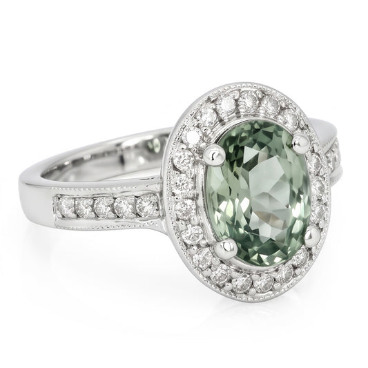 Ovaler grüner Saphir-Halo-Ring