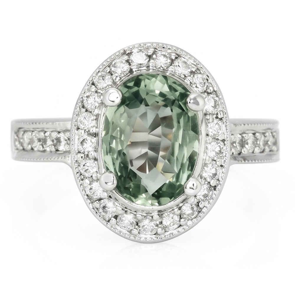 Ovaler grüner Saphir-Halo-Ring