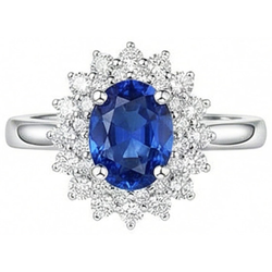 Ovaler und runder Schliff 4 Karat Sri Lanka Saphir Aus der Erde Abgebauter Natürlicher Diamanten Halo Ring