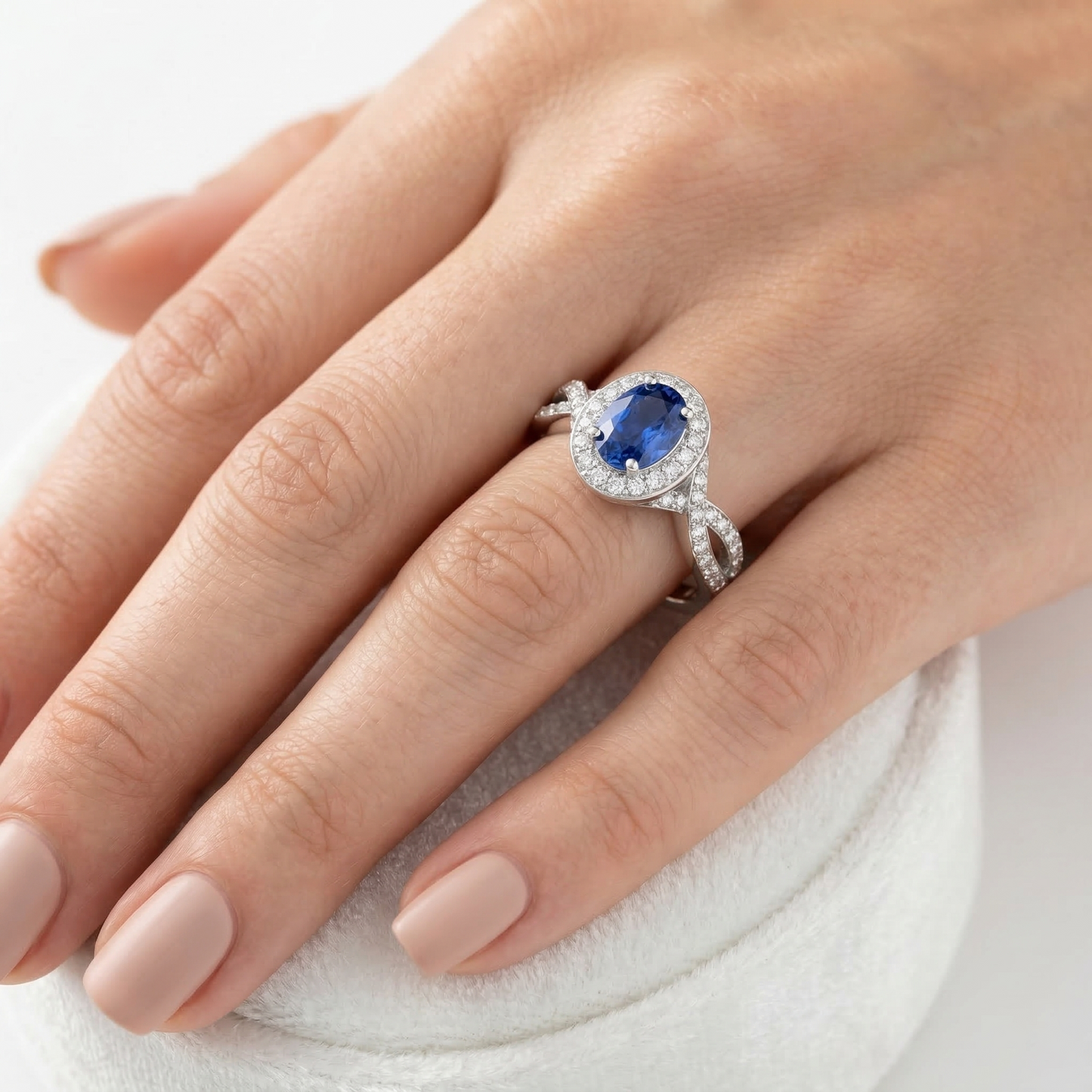 Ovaler Ceylon Saphir & runder Aus der Erde Abgebauter Natürlicher Diamant Ring 1.55 Karat Weißgold 14K